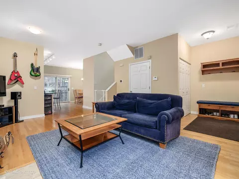 1314 W Grenshaw St #B, Chicago, IL 60607 photo 4