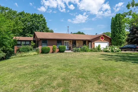 3222 N Silver Ridge Dr, Oregon, IL 61061