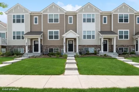 3831 Currant Ln, Elgin, IL 60124