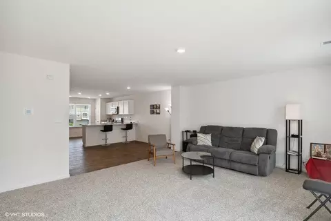 3831 Currant Ln, Elgin, IL 60124 photo 3