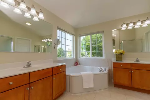 620 Donegal Dr, Elgin, IL 60124 photo 24