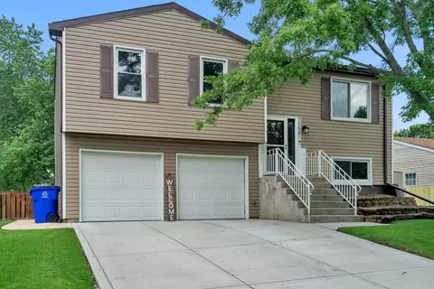 20541 S Graceland Ln, Frankfort, IL 60423