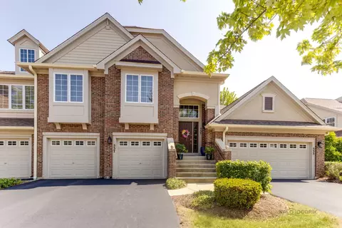 557 Saddlebrook Ln, Vernon Hills, IL 60061