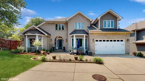 5923 Main St, Downers Grove, IL 60516