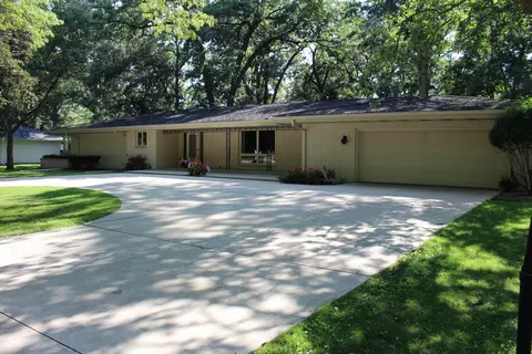 20 Chatham Cir, Kankakee, IL 60901
