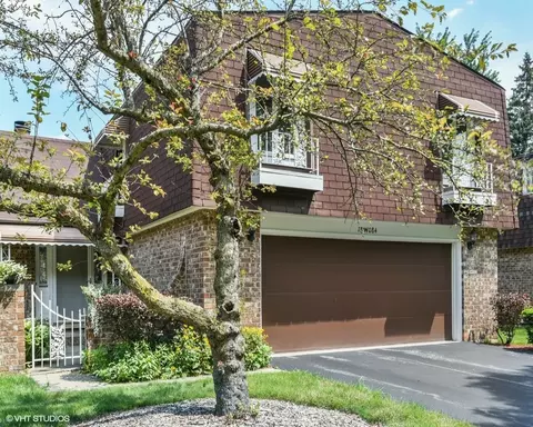 18 W084 16th St, Villa Park, IL 60181