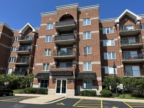 3451 N Carriageway Dr #501, Arlington Heights, IL 60004