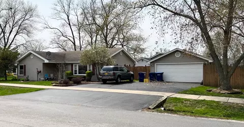 6900 W 112th Pl, Worth, IL 60482