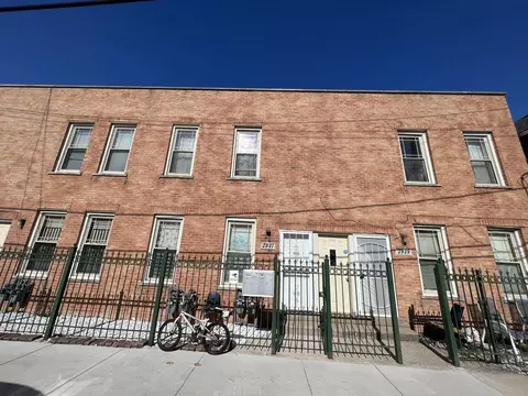 2937 S Keeley St #2, Chicago, IL 60608