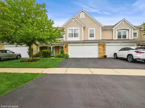 1553 E Citadel Ct, Palatine, IL 60074