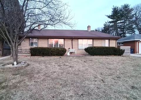 561- 563 N Weston Ave, Elgin, IL 60123