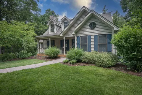 11 Longwood Dr, Galena, IL 61036