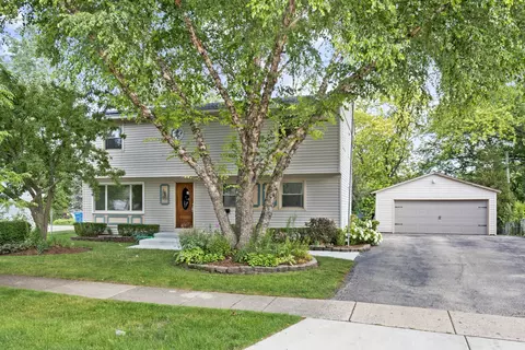 7005 Lowell Dr, Carpentersville, IL 60110