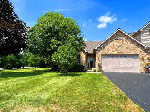 727 Charlotte St, Sandwich, IL 60548