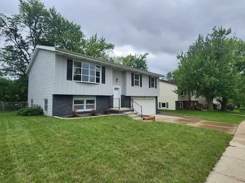 1717 Taft Dr, Normal, IL 61761 photo 2
