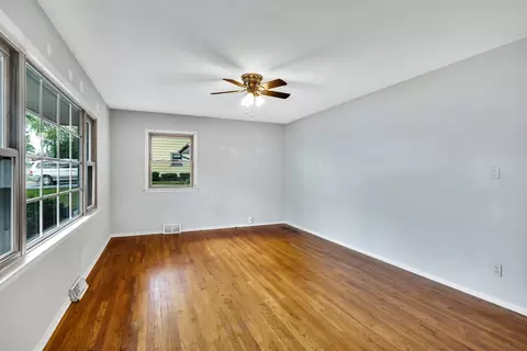 3703 Anne St, Mchenry, IL 60050 photo 5