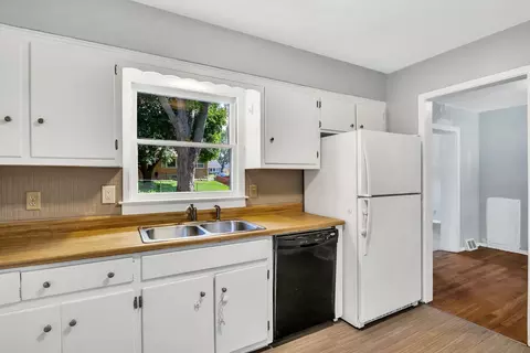 3703 Anne St, Mchenry, IL 60050 photo 8