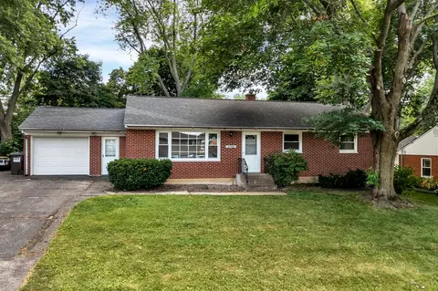 3703 Anne St, Mchenry, IL 60050 photo 2
