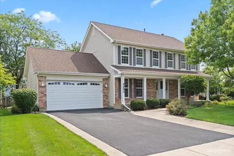 2280 Apple Hill Ln, Aurora, IL 60506
