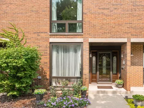 19 Birch Tree Ct, Elmhurst, IL 60126