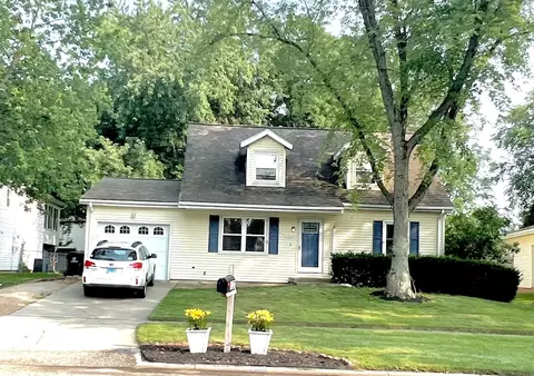 1523 N Hershey Rd, Bloomington, IL 61704