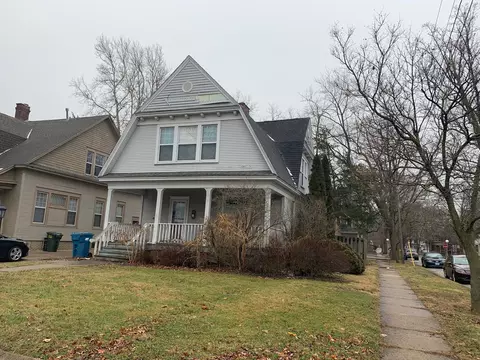 511 W Green St, Urbana, IL 61801