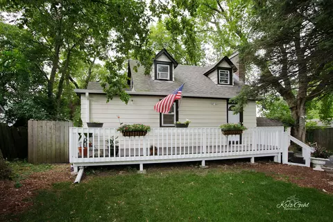 1822 Hebron Ave, Zion, IL 60099