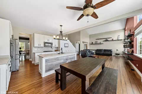 7020 Liam Ln, Mchenry, IL 60050 photo 9