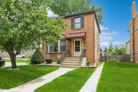 9517 S Fairfield Ave, Evergreen Park, IL 60805