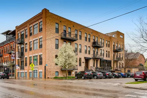 3133 N Lakewood Ave #4G, Chicago, IL 60657