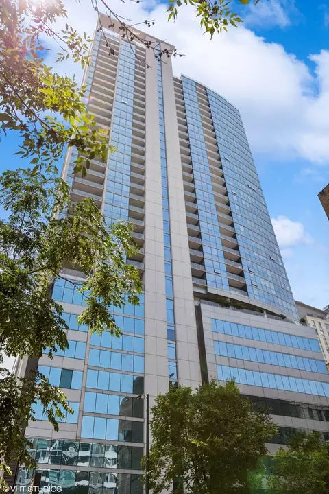 303 W Ohio St #1809, Chicago, IL 60654