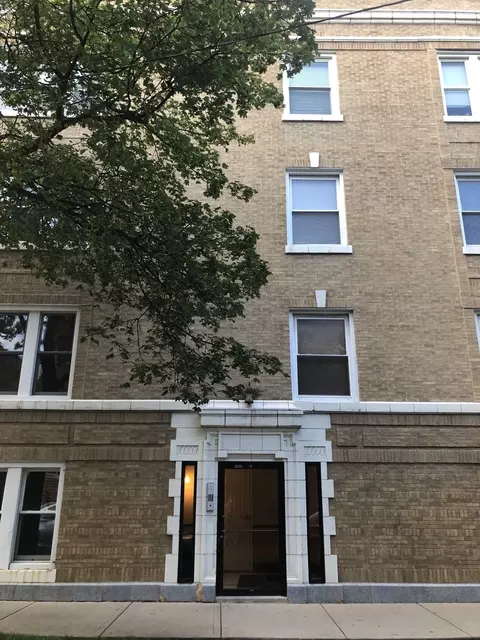 3538 W Ainslie St #3, Chicago, IL 60625