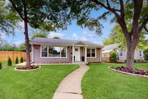 912 N Arlington Heights Rd, Arlington Heights, IL 60004