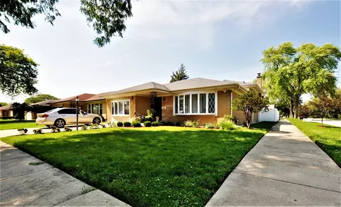 5700 Warren St, Morton Grove, IL 60053