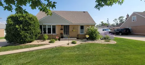 5833 107th St, Chicago Ridge, IL 60415