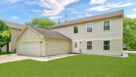 1028 Churchill Dr, Bolingbrook, IL 60440
