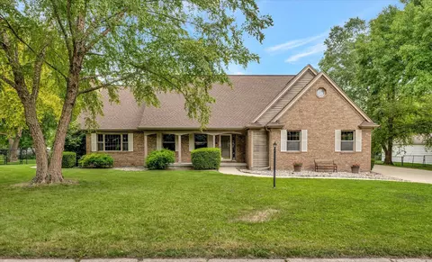 2307 Phinney Dr, Champaign, IL 61821