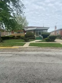 9030 S Bennett Ave, Chicago, IL 60617