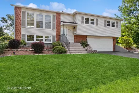 7759 Catalpa Ave, Woodridge, IL 60517