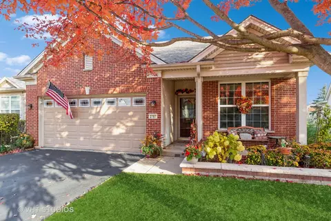 2787 Cascade Falls Cir, Elgin, IL 60124 photo 2