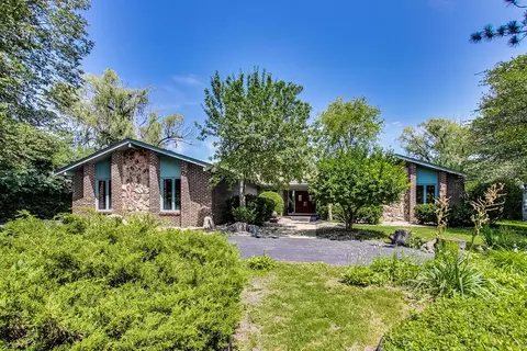 1359 Blackheath Ln, Riverwoods, IL 60015
