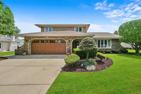 15251 Saint Andrews Dr, Orland Park, IL 60462