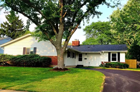 1611 N Ridge Ave, Arlington Heights, IL 60004