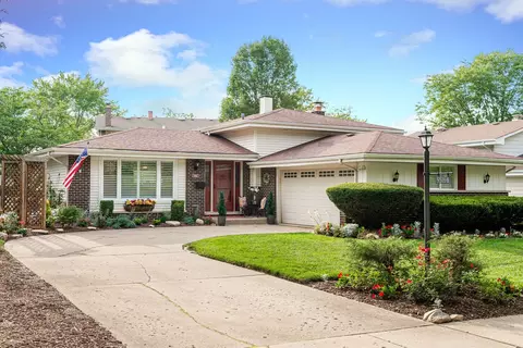9 S164 Nantucket Dr, Darien, IL 60561