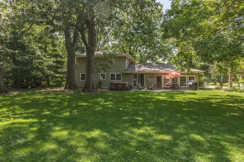 908 Crestline Dr, Normal, IL 61761 photo 39