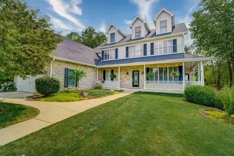 2175 Sutton Dr, South Elgin, IL 60177