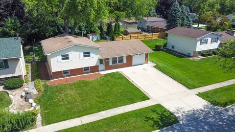 1411 Indian Hill Ave, Hanover Park, IL 60133