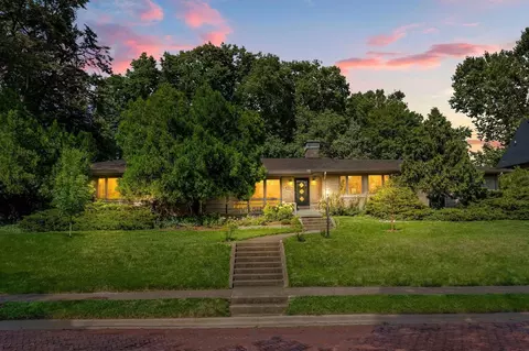 10 Clinton Pl, Normal, IL 61761
