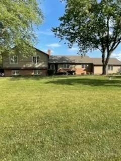 2219 Crystal Way, Crystal Lake, IL 60012