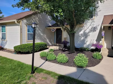 912 Bidwell Dr #912, Gurnee, IL 60031